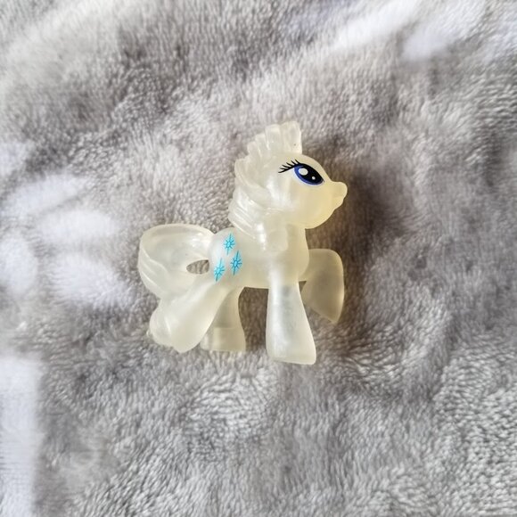 My Little Pony Figure Rarity White Pearlescent MLP G4 Mini Figurine - Picture 1 of 2